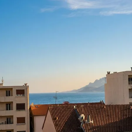 Apartamento Charming, Quiet 2-room With Balcony