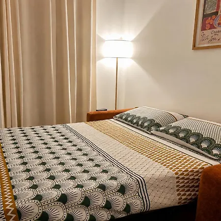 Charming, Quiet 2-room With Balcony Apartamento